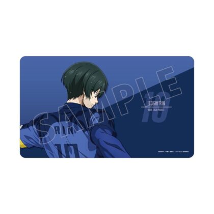 ブルーロック 描き下ろし 糸師凛 戦う背中×雨Ver. マルチデスクマット